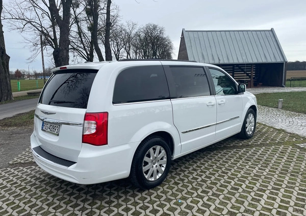 Chrysler Town &amp; Country cena 52900 przebieg: 170000, rok produkcji 2015 z Miłakowo małe 277